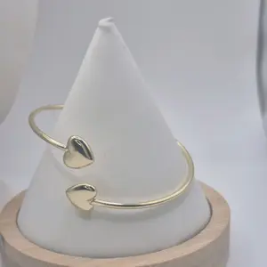 Heart Bangle Bracelet - Elegant Gold-Tone Heart Design for Women's Fashion Accessories