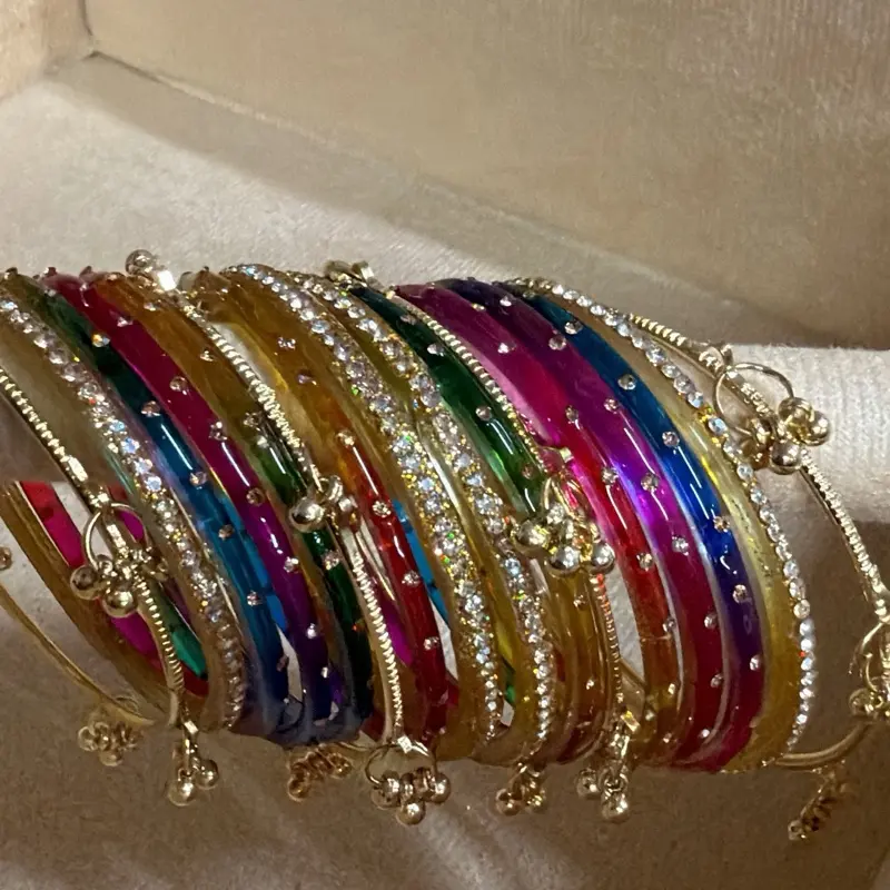 Hot-Selling 4pcs Kashmiri Ghungroo & 12pcs Glass Bangle Set, Couple Bracelet Set, Fashionable Jewelry Accessory, Elegant Minimalist Stack Gold Bracelet