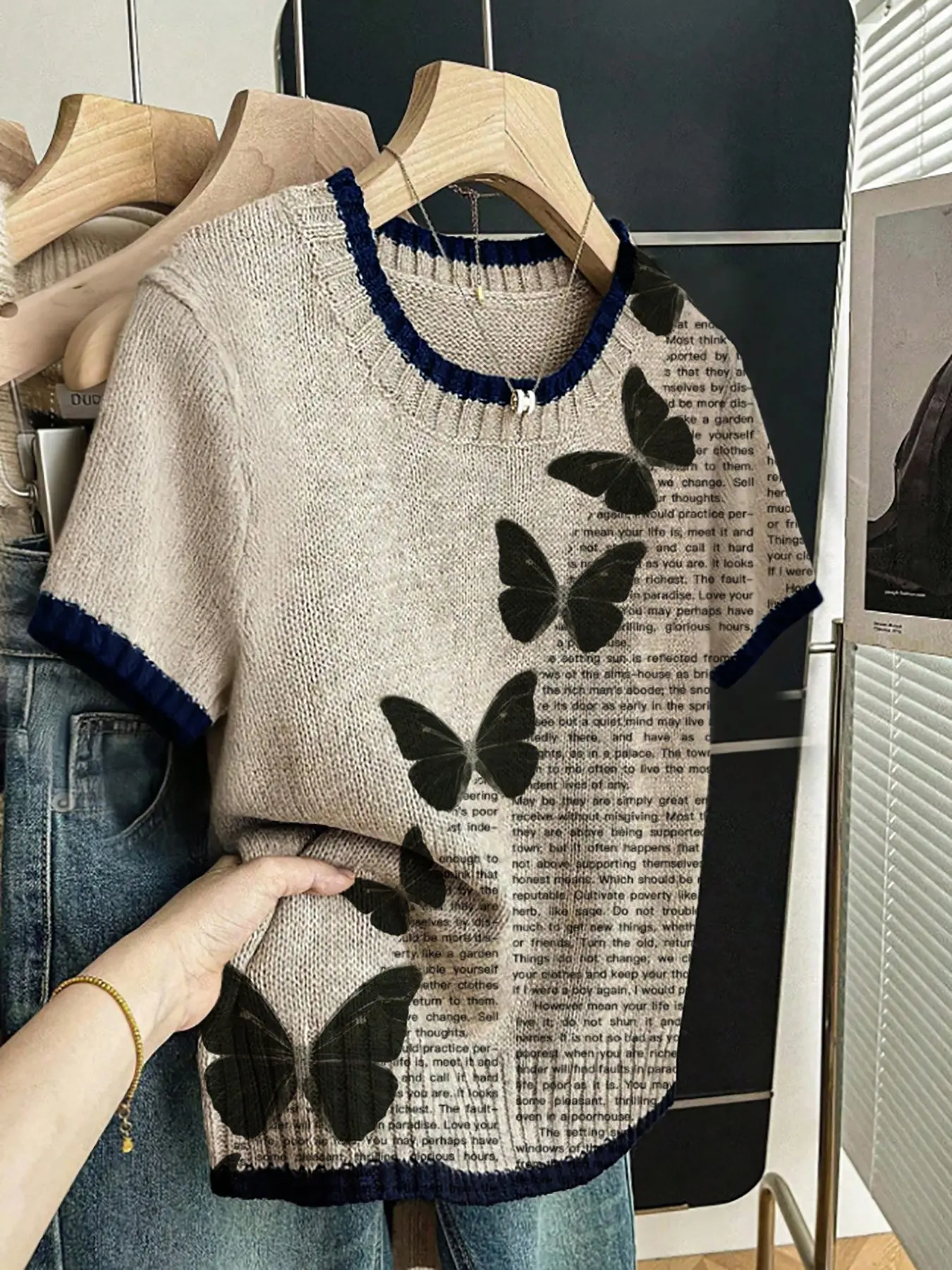 Women's Simple Artistic Letter Butterfly Animal Print Knit Sweater T-Shirt, Round Neck Short Sleeve, Casual Breathable Top Knitwear, Knit Pullover