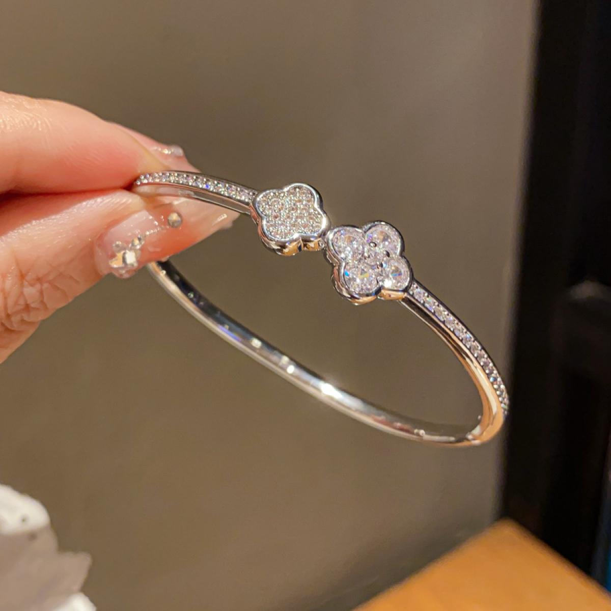 Trending Clover Cuff Bangle Bracelet, Sparkling Open Design Four Leaf Clover Jewelry, Viral Aesthetic Accessory, Perfect for Layering, Office, Party, Casual Outfits, Great Gift for Any Occasion