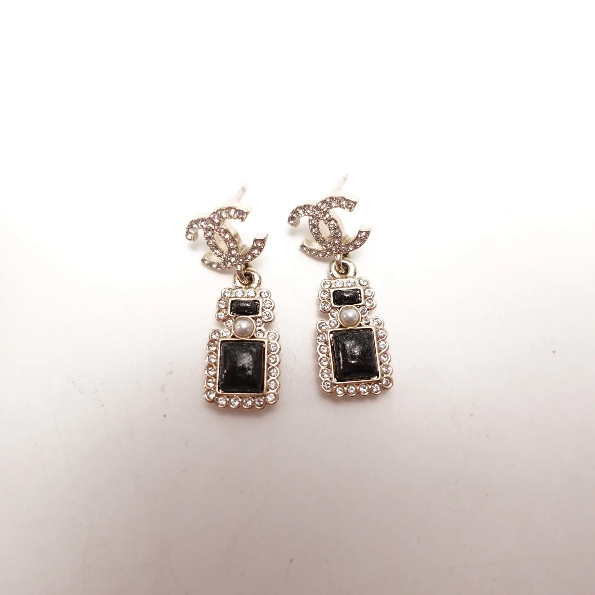 Pre-owned CHANEL Gold Tone Black Crystal Drop Earrings T10427787