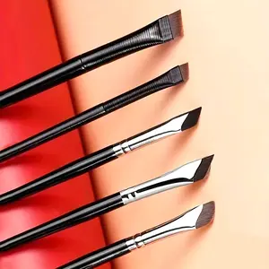 5pcs precision eye makeup brush set, including a sickle-shaped eyeliner brush, an angled eyeliner brush, and an eyebrow brush, for easy creation of beautiful eye makeup. Convenient to carry when traveling, suitable for eye makeup and holiday gifts