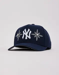 Mens Mitchell & Ness MLB New York Yankees Star Stones Pro Pinch Snapback Hat