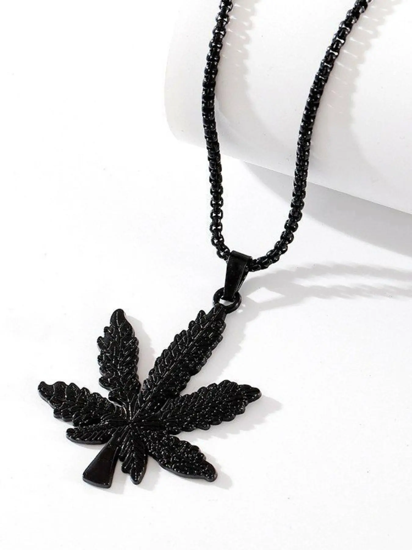 Maple Leaf Design Pendant Necklace, Fashion Jewelry for Party, Daily Clothing Decor, Trendy All-match & Exquisite Jewelry for Birthday Gift