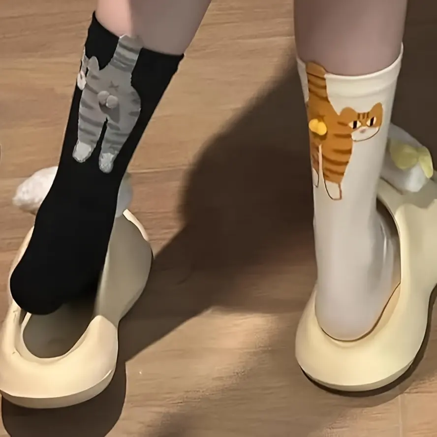 2pairsCute Cat Socks with Ball, Novelty Abstract 3D Cat Egg Mid-Calf Socks, Casual Comfy Socks, Sweet and Quirky Japanese Style, Perfect Gift for Women