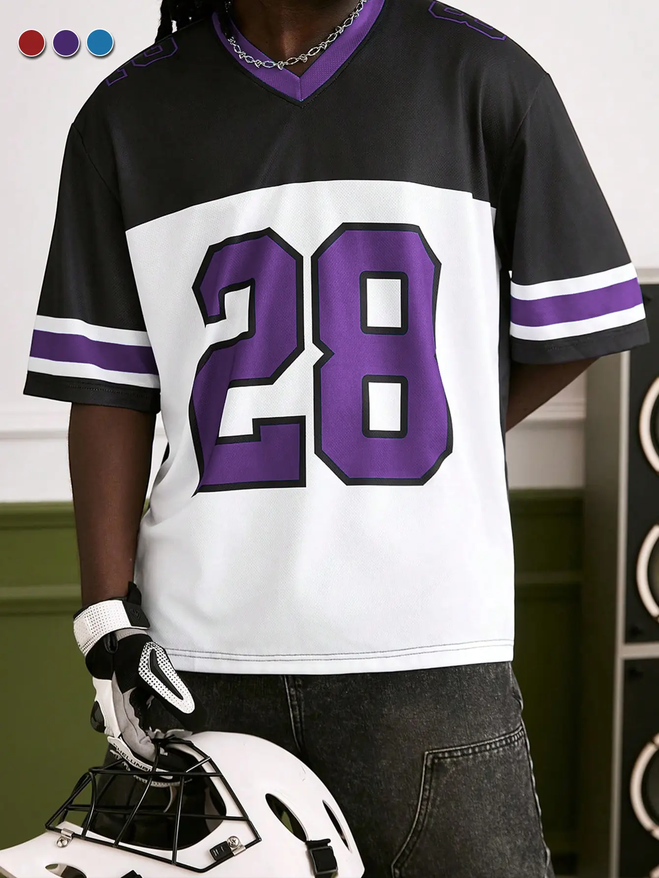 Men’s black-and-purple colorway American football jersey T-shirt; street sport casual style; loose fit; Y2K retro black-and-purple jersey T-shirt; campus trendy style; street style oversized fit; everyday versatile style; comfortable fit.