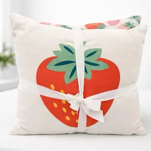 Decorative Strawberry Print Throw Pillow Set (2-Pack)