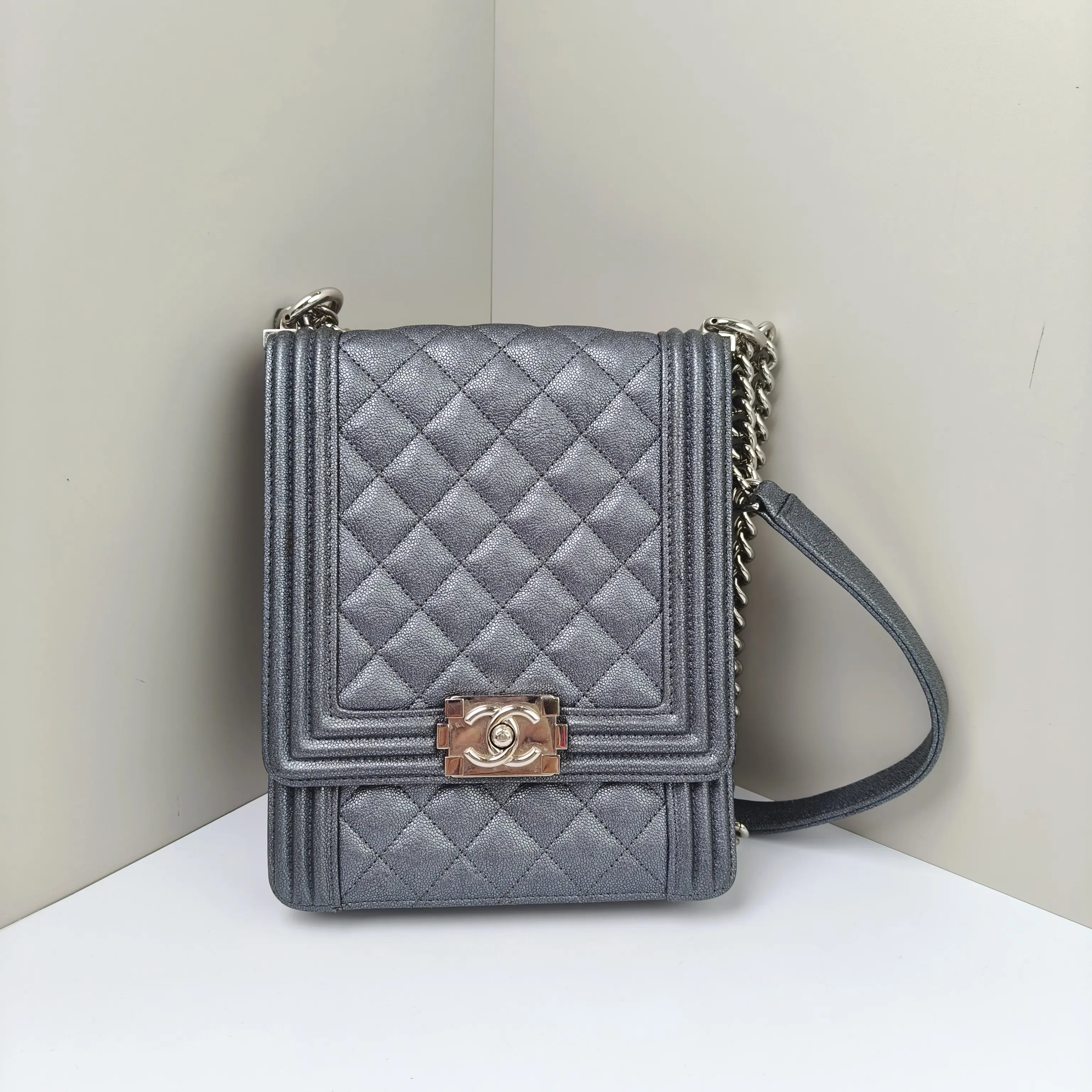 Pre-owned CHANEL Caviar Crossbody Bags Le Boy North South Flap Quilted Grey CPU0716