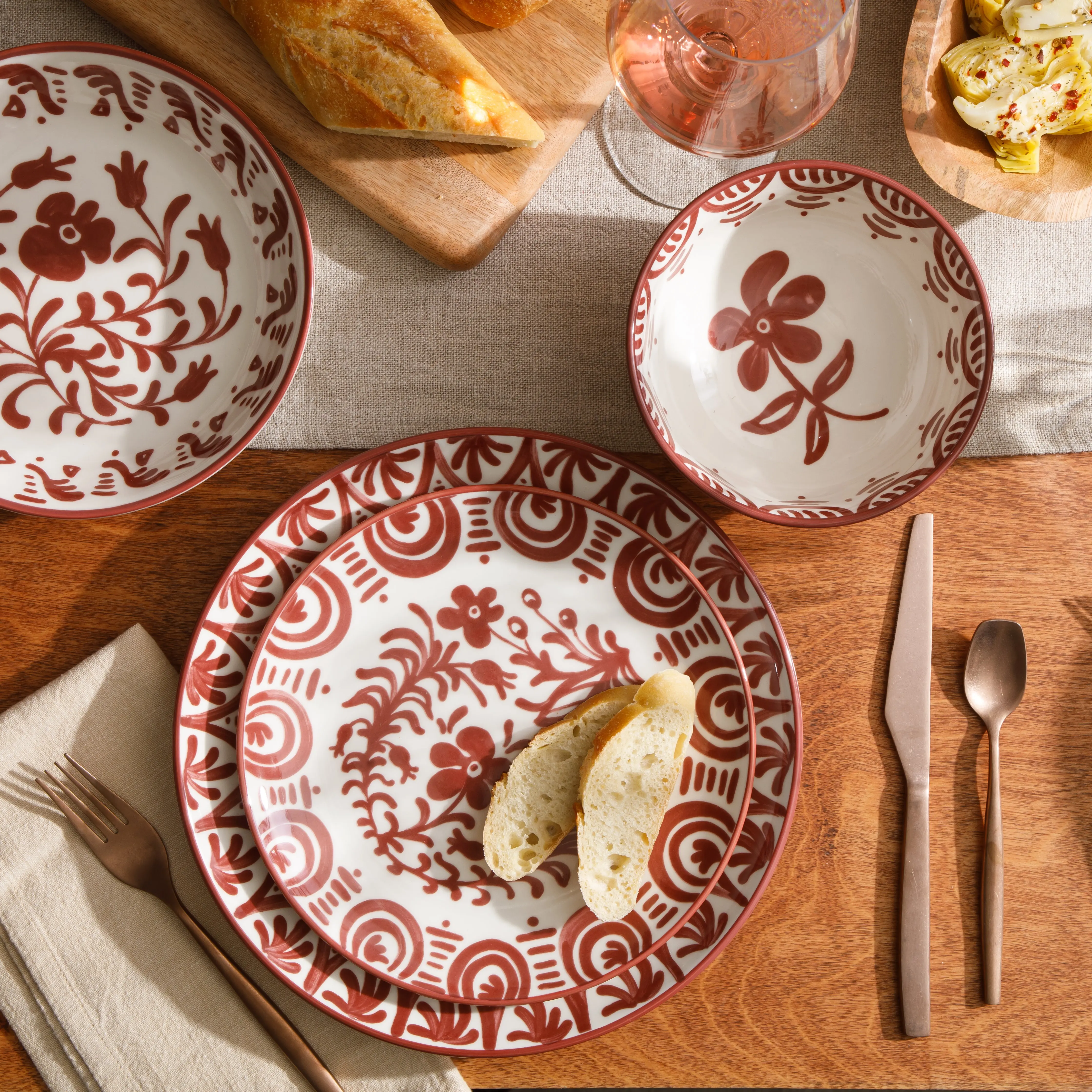 Valencia Flor - 16-Piece Dinnerware Set for 4 - Pomegranate Red