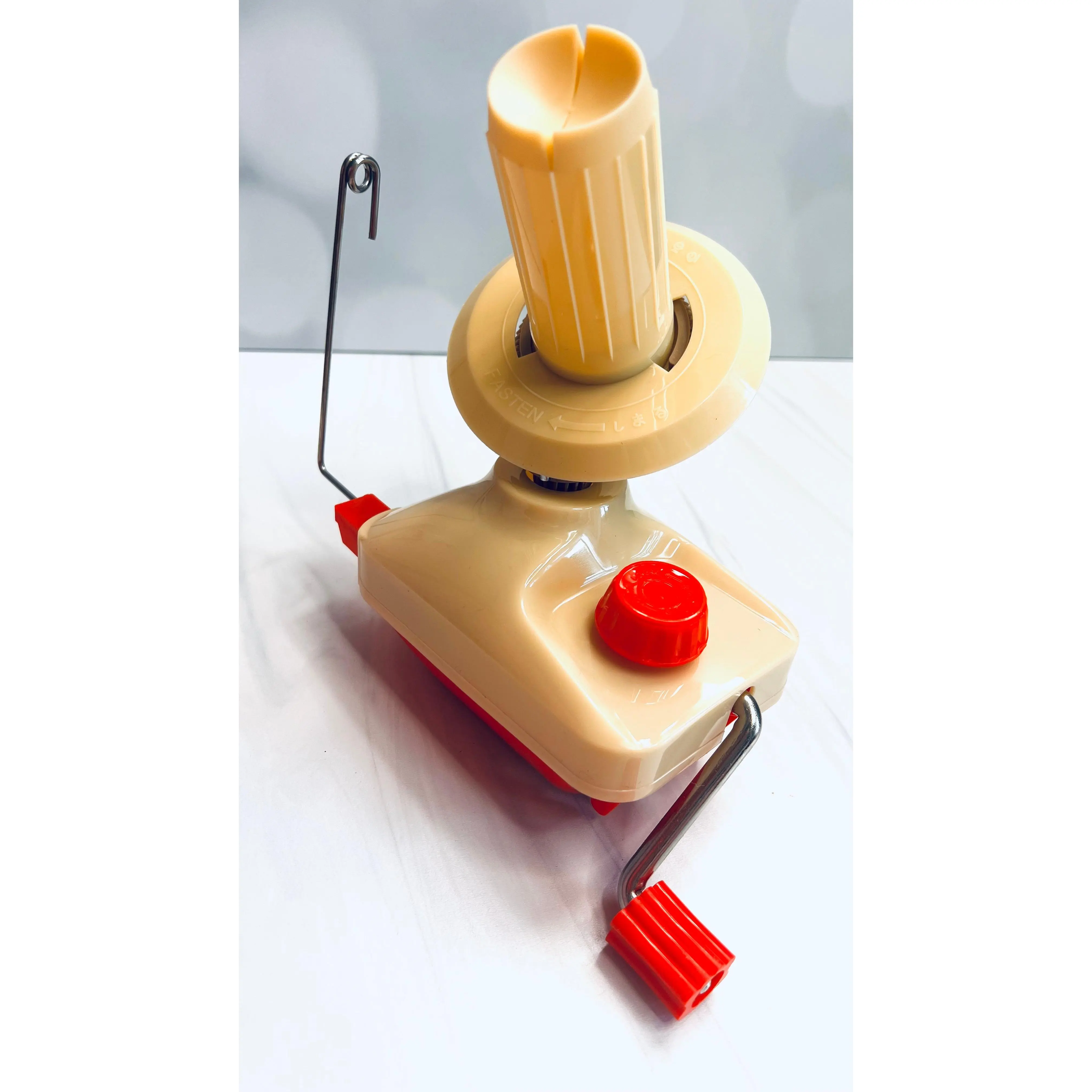 Fab Wonder Winder - Wool winder