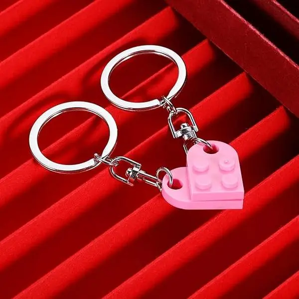 2Pcs Interlocking Heart Brick Keychain Set, Matching Couple Keychains, Cute Friendship Key Rings for Valentine’s Day, Best Friends, Anniversary