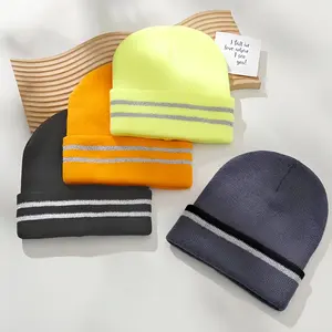 Unisex Fluorescent Beanie Hat, Windproof Knit Cap for Outdoor Sports, High Visibility Reflective Headwear (spring/autumn/winter)