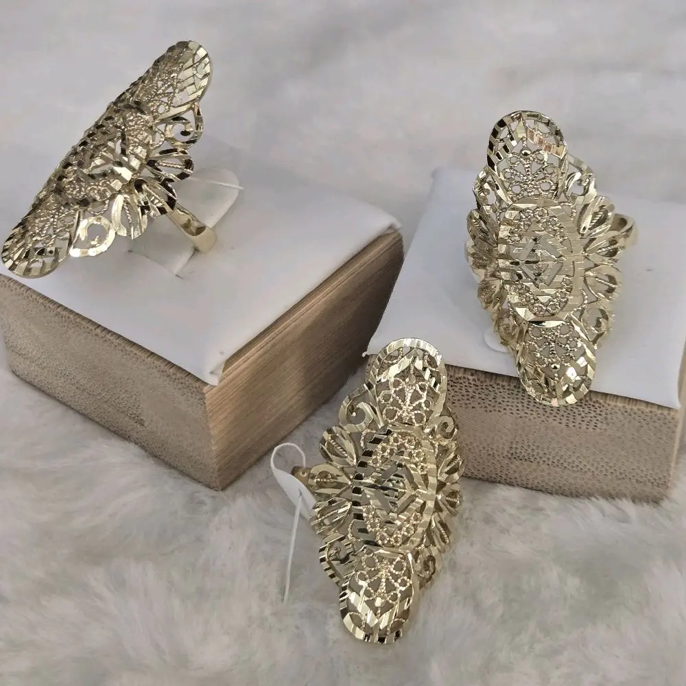 ORO LAMINADO 14K ANILLO ESTILO ALMENDRADO