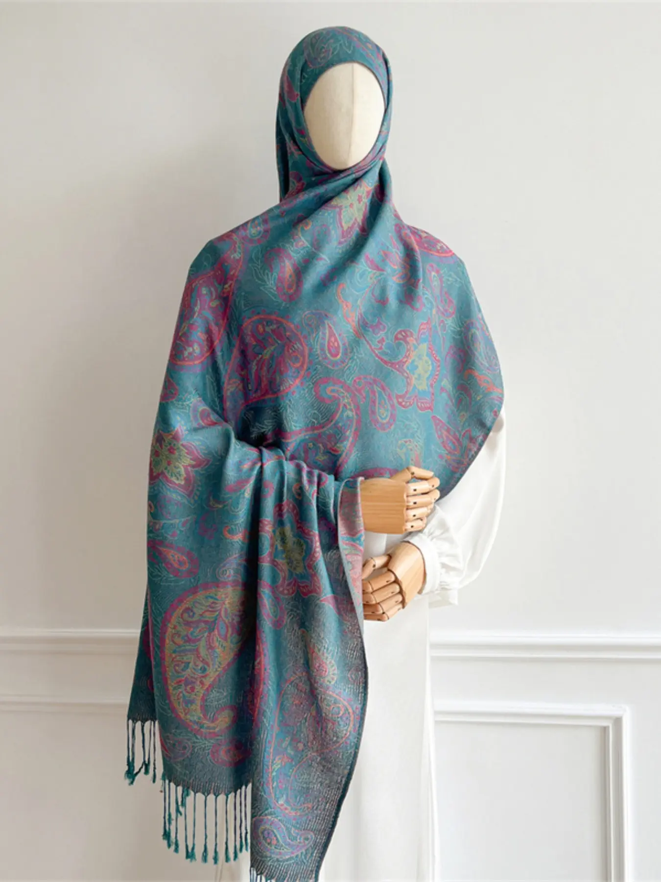 Women's Fashion New Polyester Scarf, Winter Embroidered Scarf, Thick Warm Headscarf, Ethnic Style Outdoor Windproof Scarf Turban Hijab