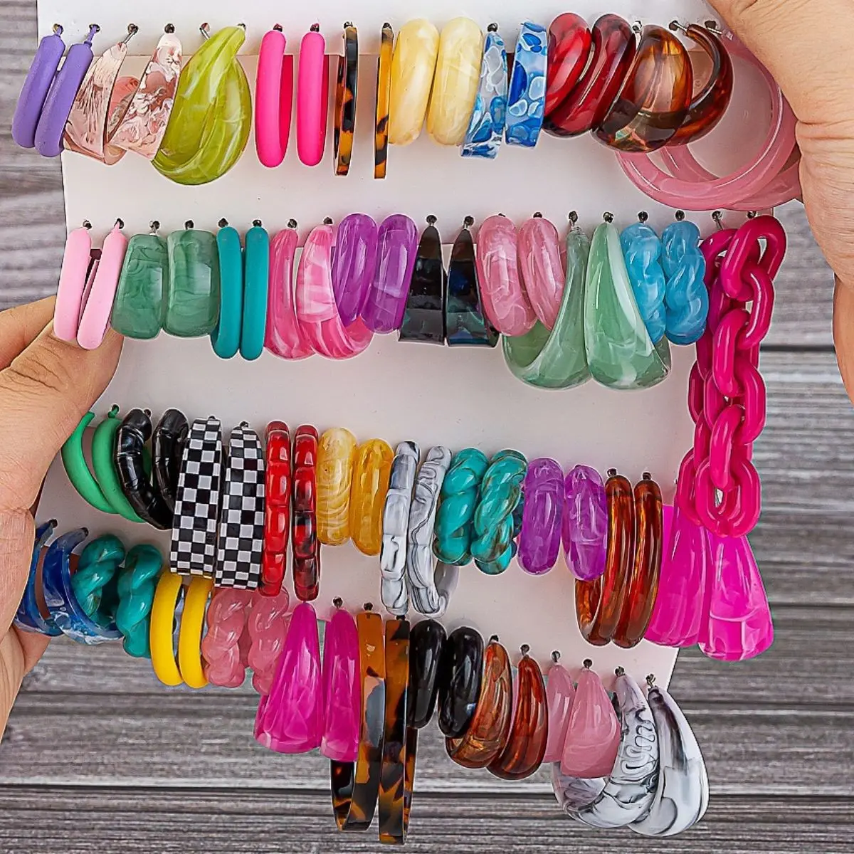 Exaggerated artistic earrings personalized color acrylic resin C-shaped ear pendant