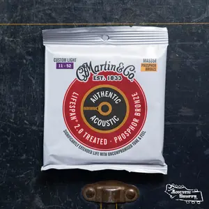 Martin Authentic Custom Light Acoustic Lifespan 2.0 Guitar Strings - Phosphor Bronze