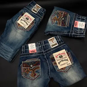 Rock Revolution Pantalon Vaquero - Classic Denim with Embroidered Pockets and Straight Fit Design