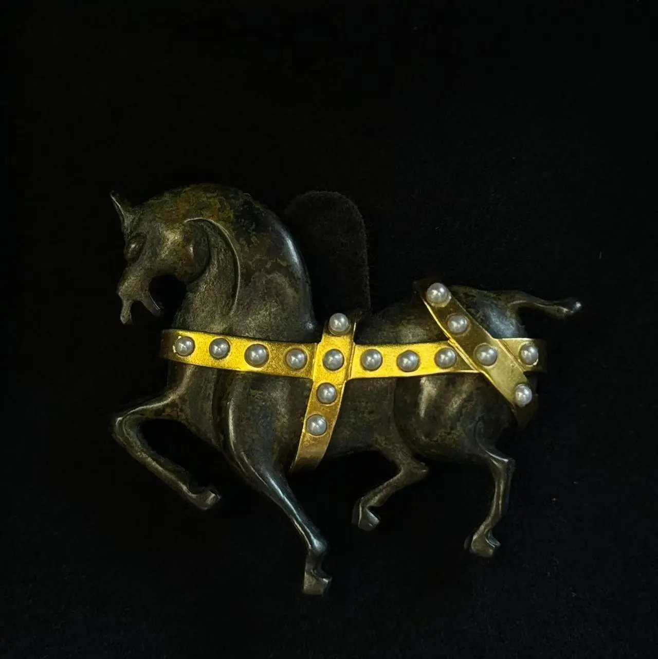 Han Horse Brooch