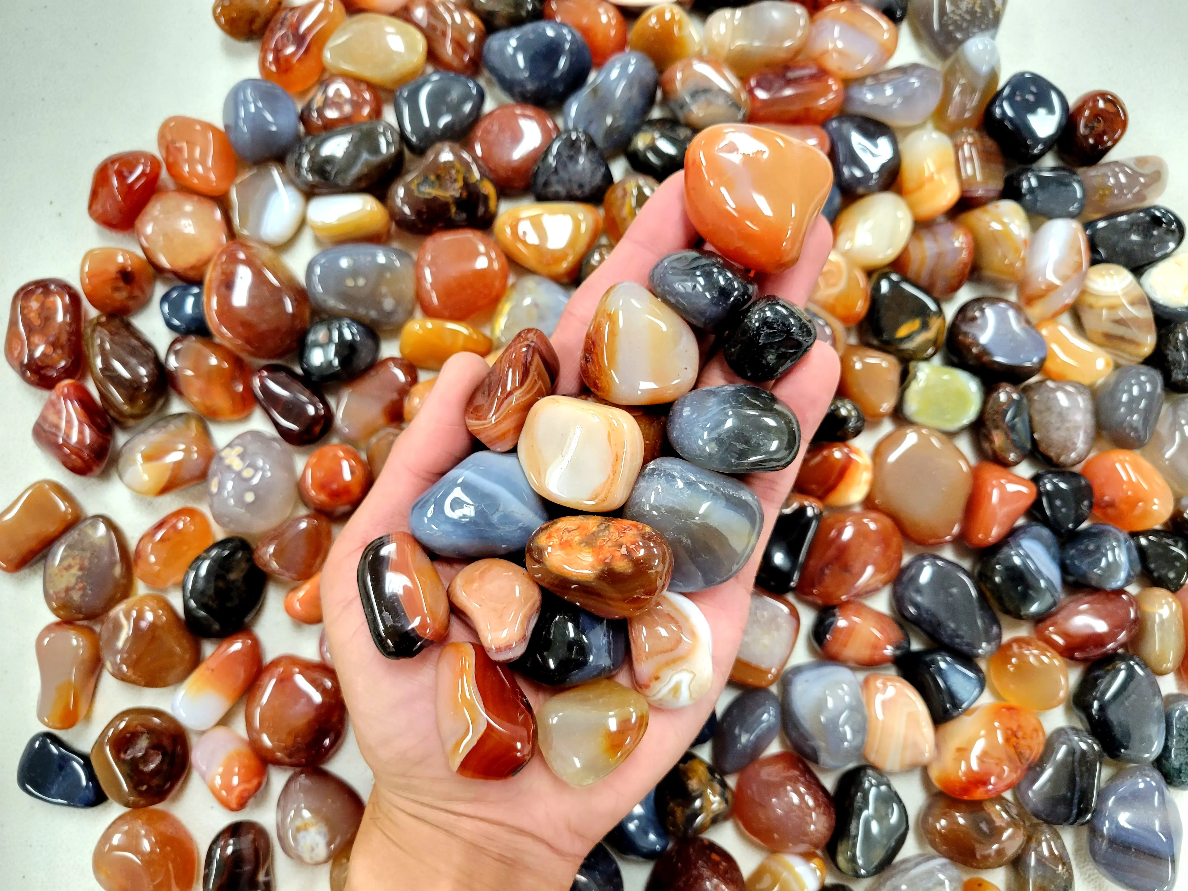 Tumbled Agate Crystals Bulk Natural Agate Stones for Décor, Crafts and Crystal Healing