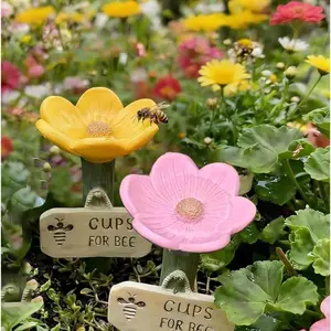 2 Set bee Watering Station Insect Drinking Cups for Garden Flower-Shaped Bee Water Station Butterflies bee Waterer Hydrate