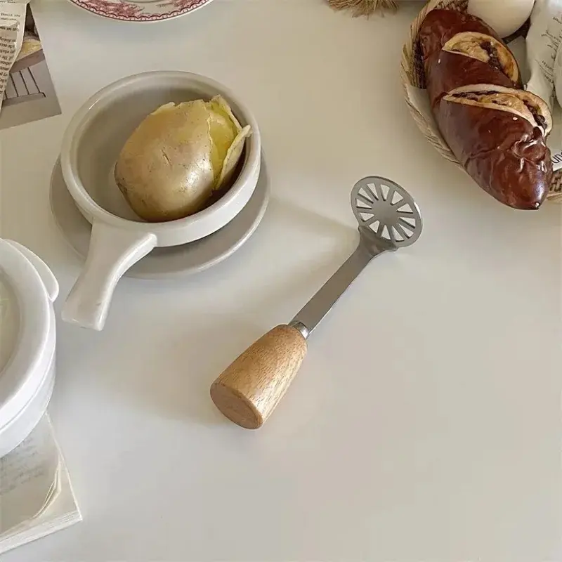 Stainless Steel Potato Masher Ricer - Handheld Manual Press Kitchen Tool, Durable Metal Crusher for Avocado, Garlic, Pumpkin, Handheld Tool