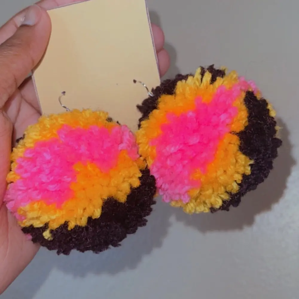 Pom Pom earrings