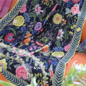 Brocart Damask Floral Throw