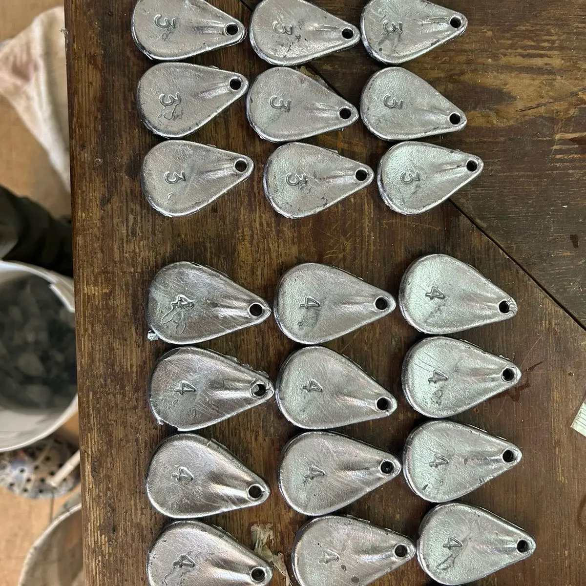 30 pieces fishing sinkers 3 and 4 size