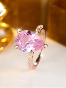 Shimmering Pink Waterdrop Cube Zirconia Rose Gold Five-Prong Ladies' Ring Statement Ring Designed exclusively for women Wedding jewellery Festive jewellery gift