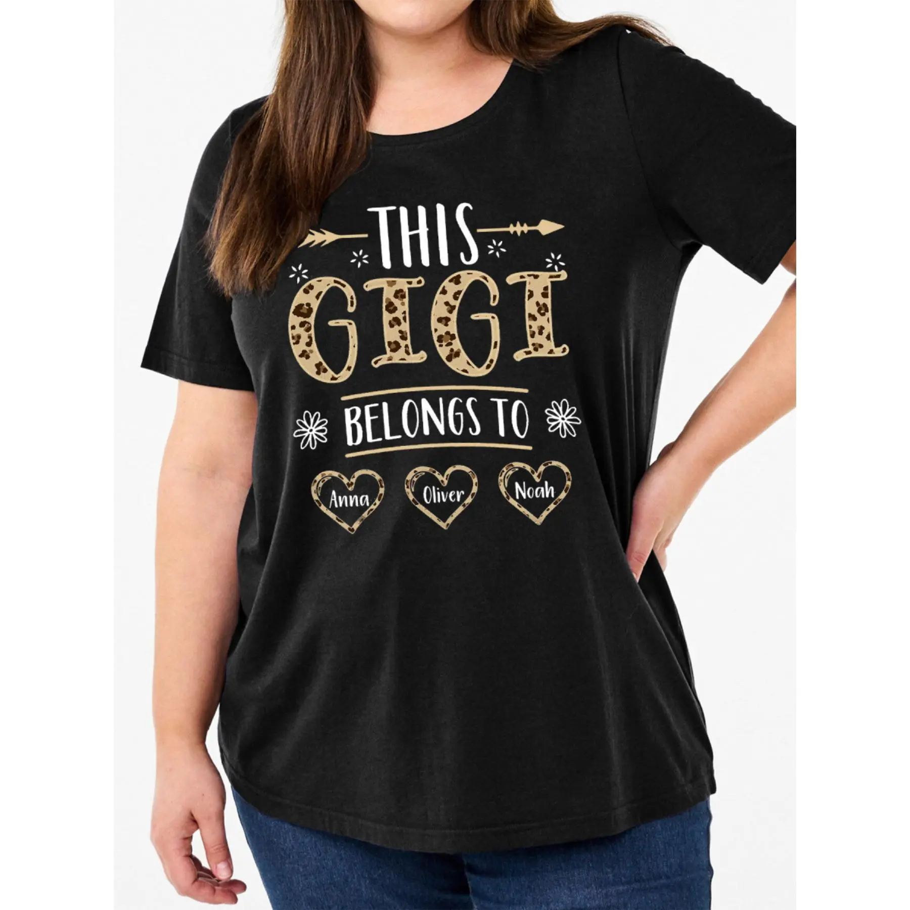 Premium 180g Black Cotton Crew Neck Short Sleeve Graphic T-Shirt - "This Gigi Belongs To" Family Heart Design with Personalized Names Anna, Oliver, Noah - Stylish Leopard Print Women's Tee - Comfortable Casual Fashion Top