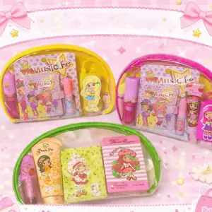 Strawberry Shortcake Bag with 5 Products notebook -coin bag-handcream etc.. colorful y cutel
