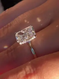 Charm Radiant Cut White Cubic Zirconia Engagement Ring for Women Fashion Wedding Bridal Proposal Jewelry Solitaire Ring Birthday Anniversary Valentine's Day Gifts Artificial Gemstone Ring