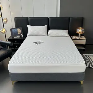 2026 New Summer Cooling Grid Cool Mat, Ice Bean Skin-Friendly Cool Mat, Washable and Unchanged Shape, Perfect for Hot Days