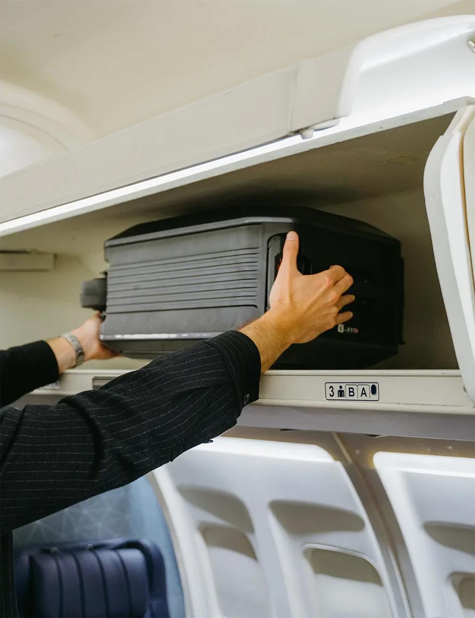 AOTOS L2 smart electric luggage, which is not only a normal suitcase, it is also ridable. You can sit on it, which can reach speeds up to 6.2 mph and travel as far as 6.2 miles on a single charge.