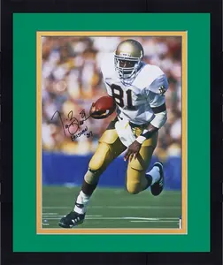 Framed Tim Brown Notre Dame Fighting Irish Autographed 16'' x 20'' Running Photograph with "Heisman 87" Inscription - Fanatics Authentic Certified