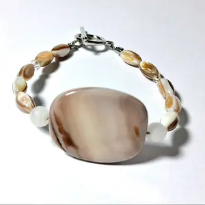 Mother-of-pearl bracelet