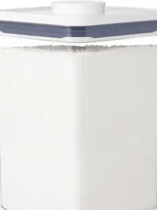 OXO Good Grips POP Container - Airtight Food Storage - Big Square Medium 4.4 Qt Ideal for 5lbs of flour or sugar Kitchen Lid Utensils Bpa Customized Line