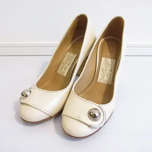 Pre-owned SALVATORE FERRAGAMO Calfskin Small Leather Goods Leather Pumps