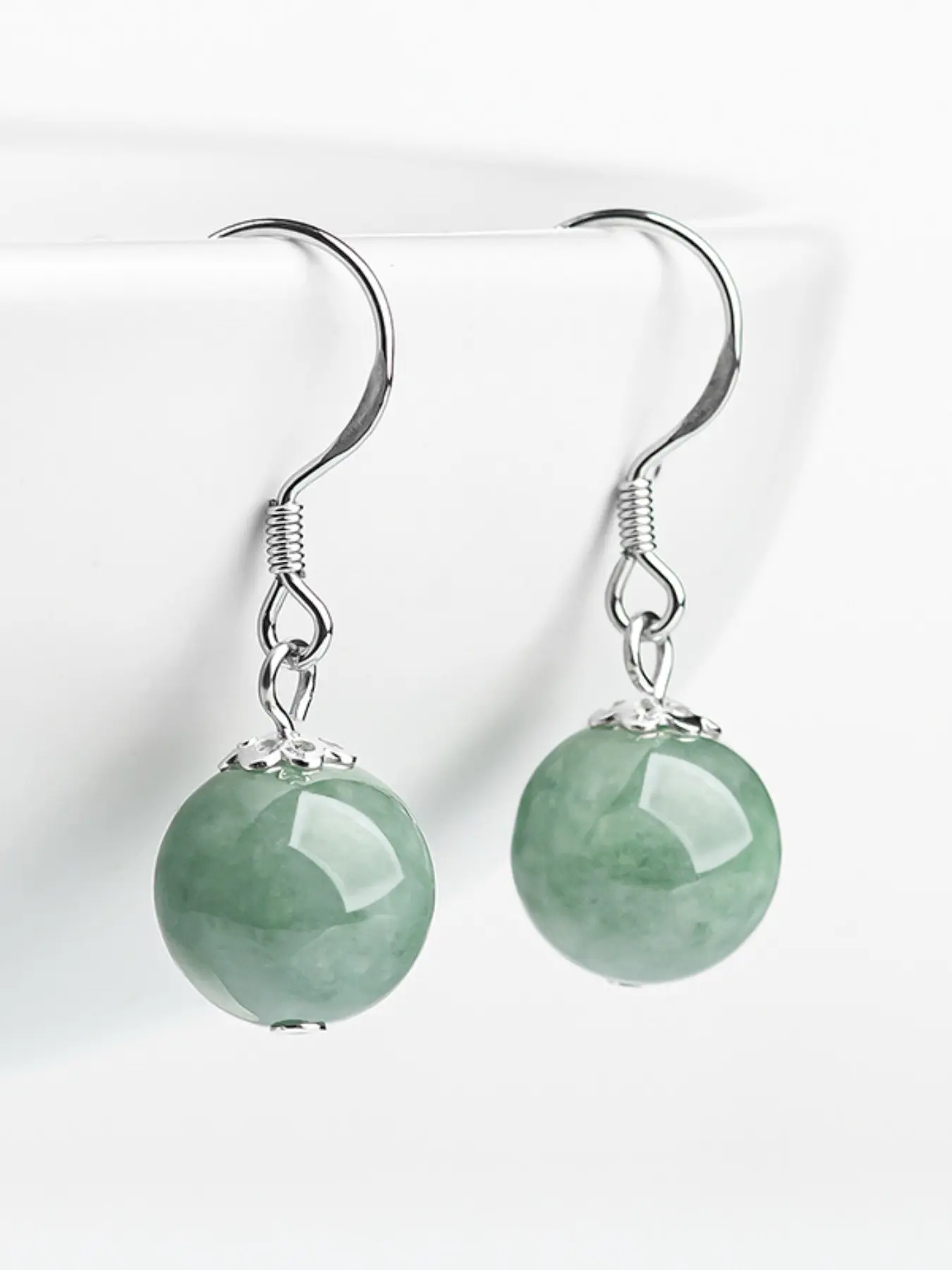 1 Pair Jade Green Round Bead Dangle Earrings, Hook Ethnic Style Jewelry for Women, Fashionable Elegant Ear Drops for Daily Party Wear,Minimalist Accessory Gift for Friends.