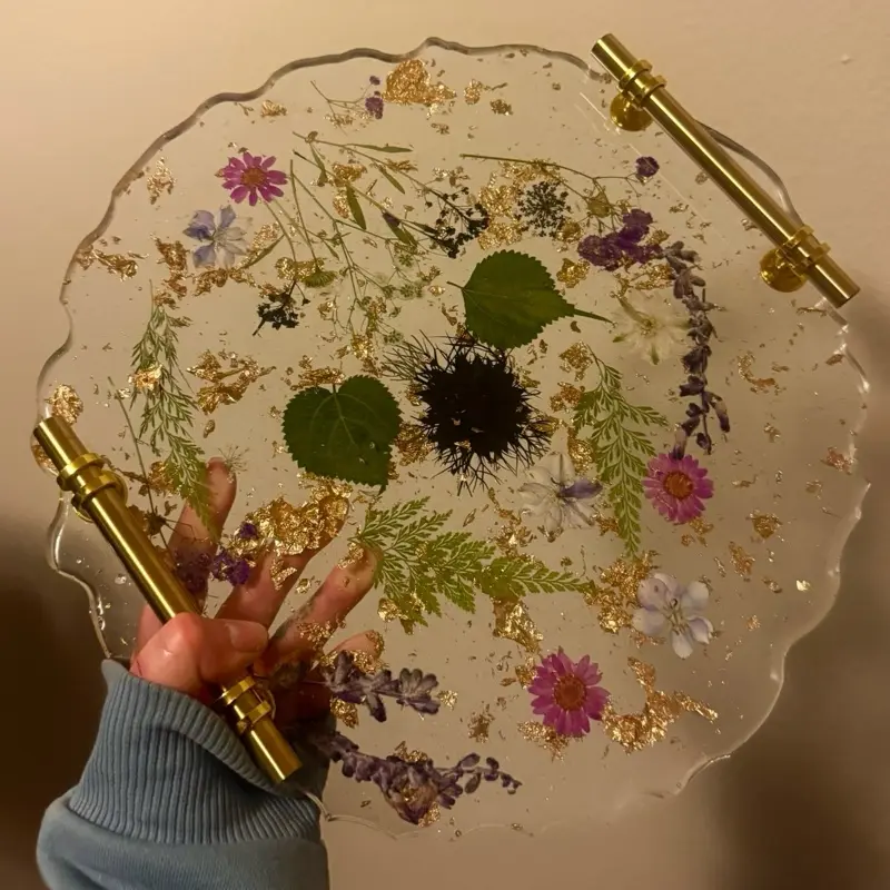 13-inch Custom Resin Tray with Real Dried Florals & Gold Accents Handcrafted for Vanity or Coffee Table Customizable Sizes Colors and Detailing