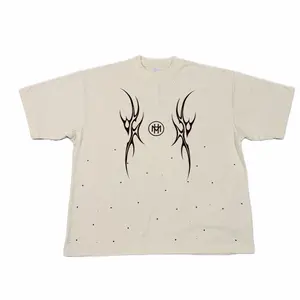 Oversized Camisa with Unique Tribal Design and Polka Dot Accents for a Stylish Look