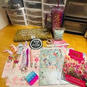 Religion FAITH BOX -You Pick A Quantity (10, 15, 20, 25) And Color. Each Item Is Hand Selected. Items Can Include: Bible Emergency Numbers Bookmark, Scripture Keychain,, Or Many Other Items That Are Designed To Encourage Your Spiritual Journey