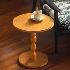 Modern Round End Table with MDF Tabletop, Solid Wood Spindle Leg Design, Light Oak Accent Table for Small Spaces