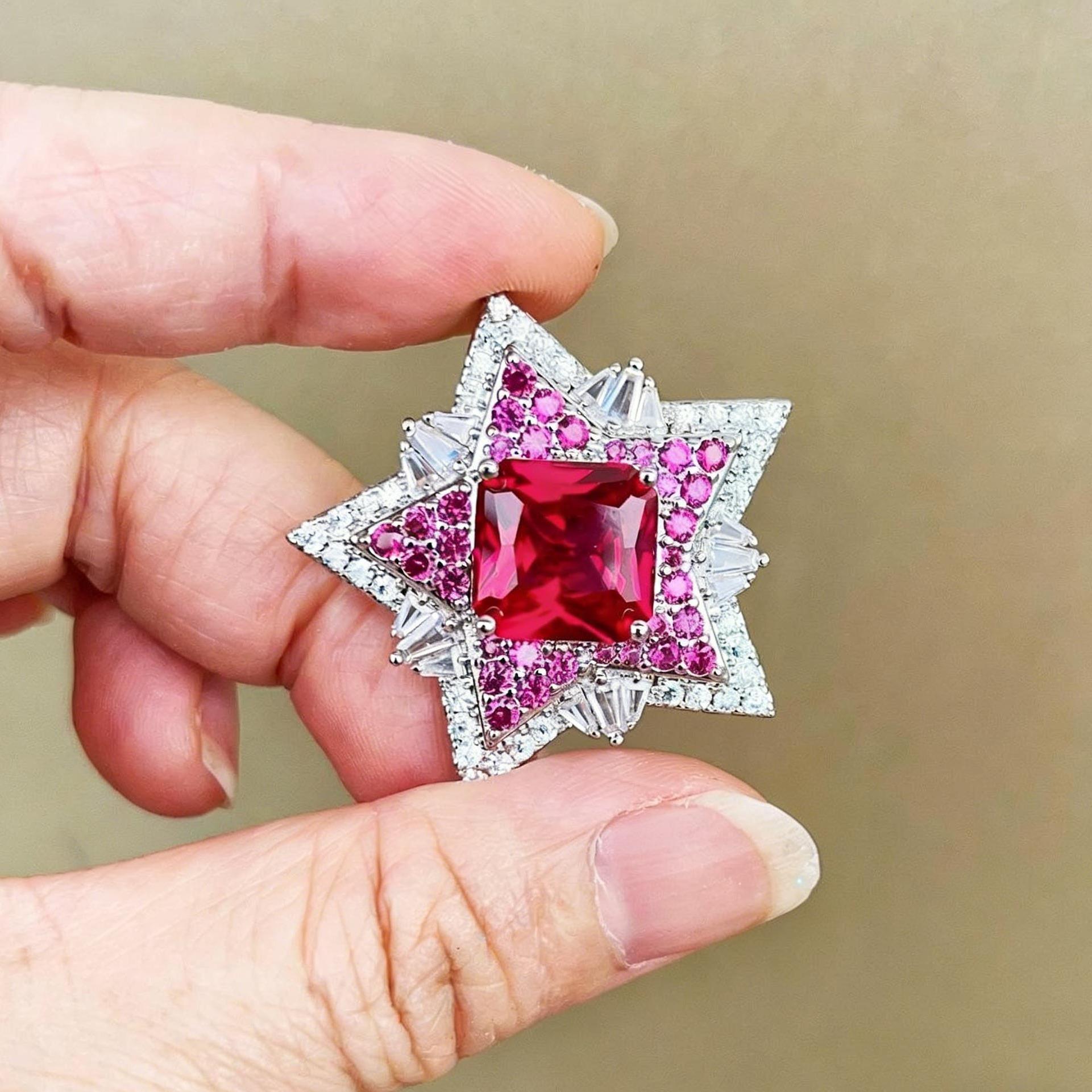 Red Ruby Five-Pointed Star Diamond Pendant Necklace for Women — Fashionable, Elegant, Suitable as a Birthday Gift, Graduation Party Gift, or Mother’s Day Gift