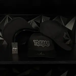 TRAKAS plate SnapBack hat-black