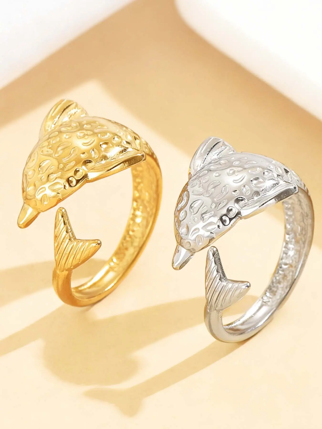 1 fashionable classic 304 stainless steel dolphin ring, dolphin ring jewelry, men's and women's fashionable items, suitable for daily travel and gatherings