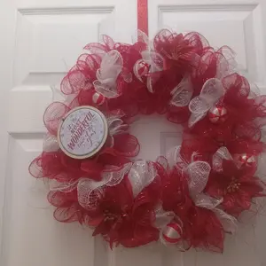 Festive Red and White Mesh Wreath with Peppermint Candy Design - Classic Home Decor, Wall Hanging, Holiday Gift