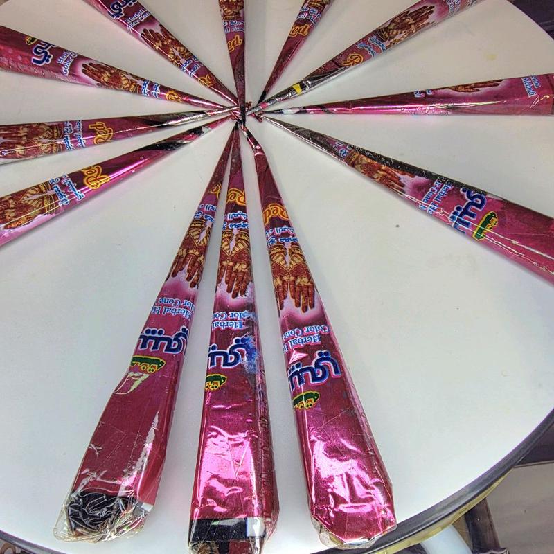 Henna Cone Mehndi Temporary Tattoo - Herbal & Safe Formula for Vibrant Designs - Perfect for Festivals & Special Occasions