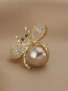 Elegant Copper Zircon Inlay Bee Motif Brooch Pin, Luxurious Lapel Pin for Women, Versatile Jacket and Suit Accessory, Jewellery, Perfect for Any Occasion