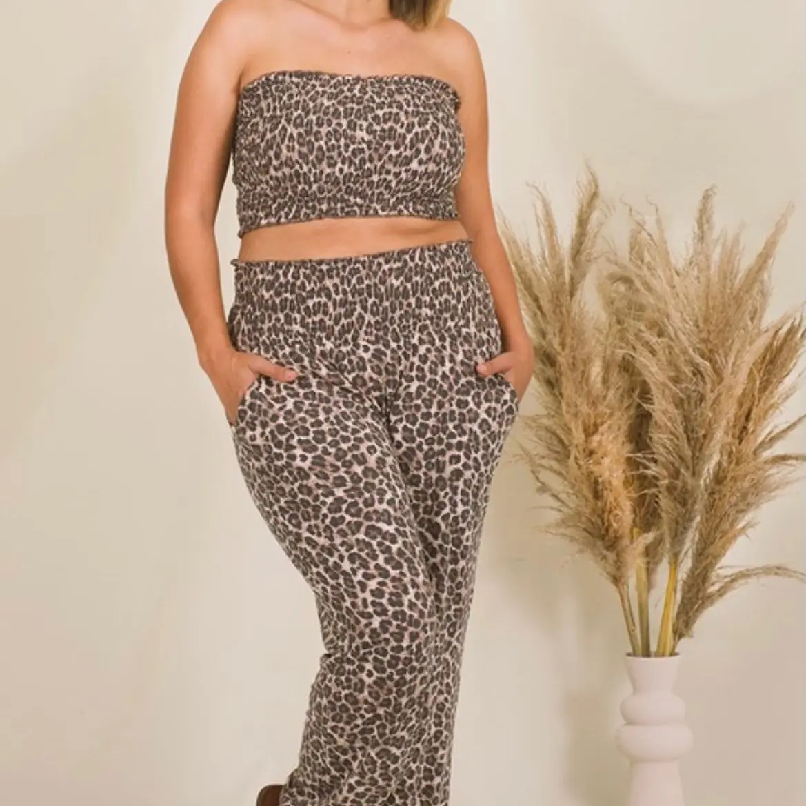 Curvy Leopard tub top & joggers